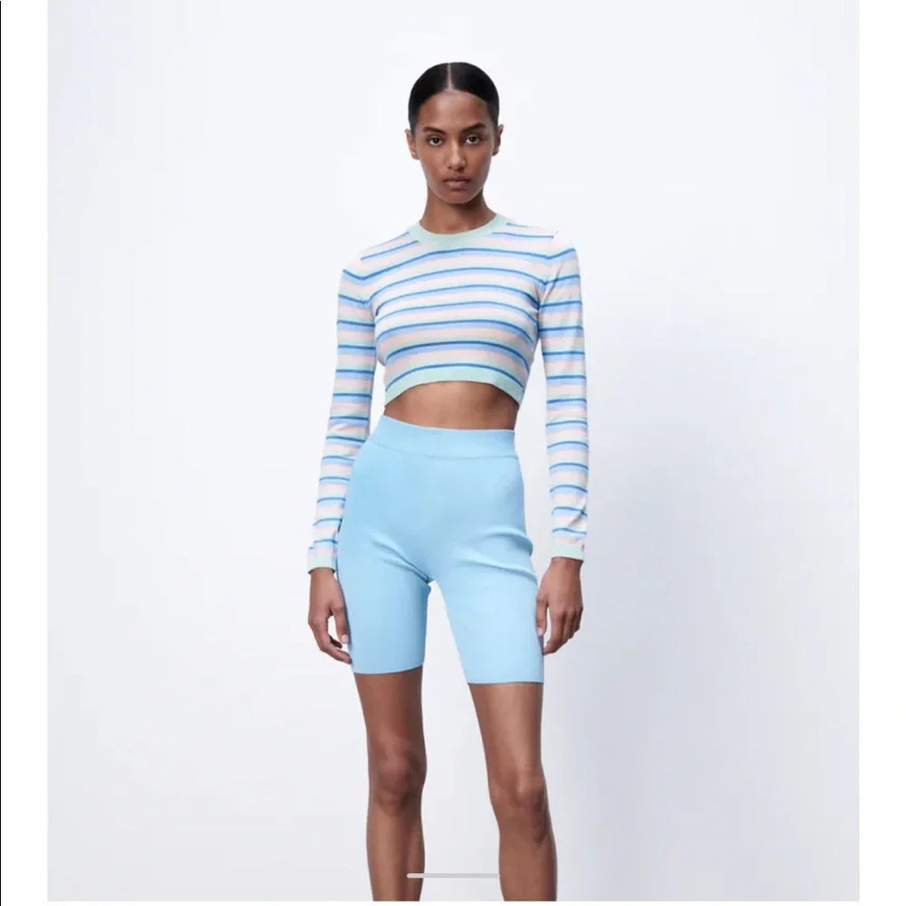 Zara pastel striped long sleeve cropped knit sweater top. Size M
